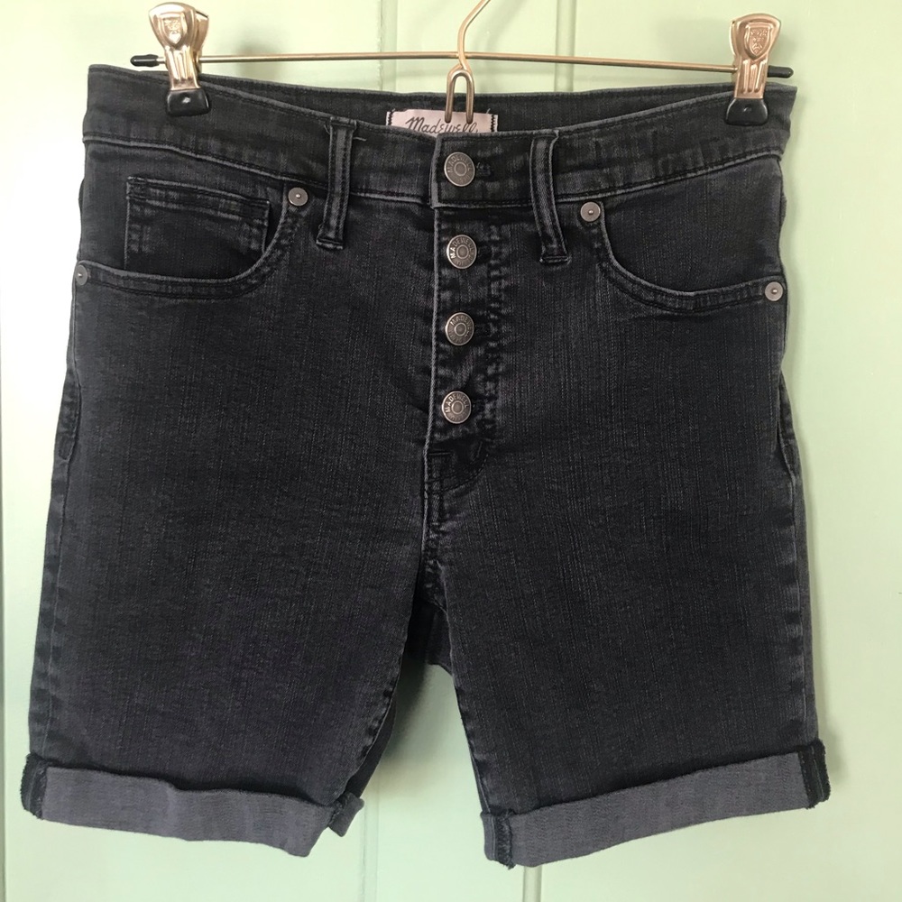 Madewell 9” shorts with button fly. Size 27.
